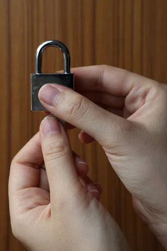 Bolton CT Locksmith Store Bolton, CT 860-331-8583 - residential-lockouts